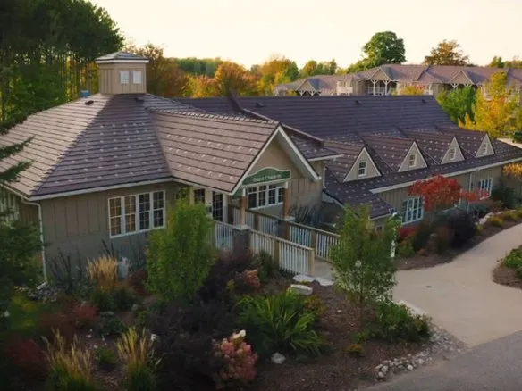 Carriage Country Club Towns in Shanty Bay Townhome EasyPrecon